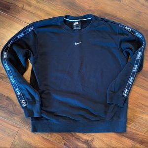 Nike Crewneck Logo Sweatshirt - Size Small - EUC